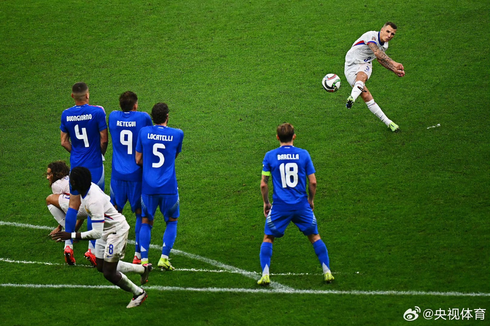 爱游戏下载-法国队完胜德国队,黄鸭组合点燃赛场