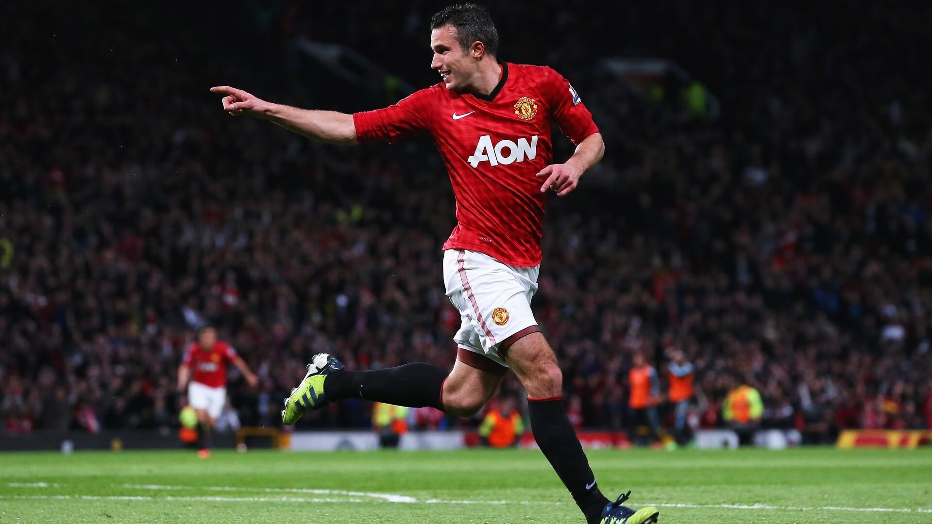 爱游戏体育-F1年度争冠焦点战，秘鲁斩落切尔西，一场跨越时空的速度与激情